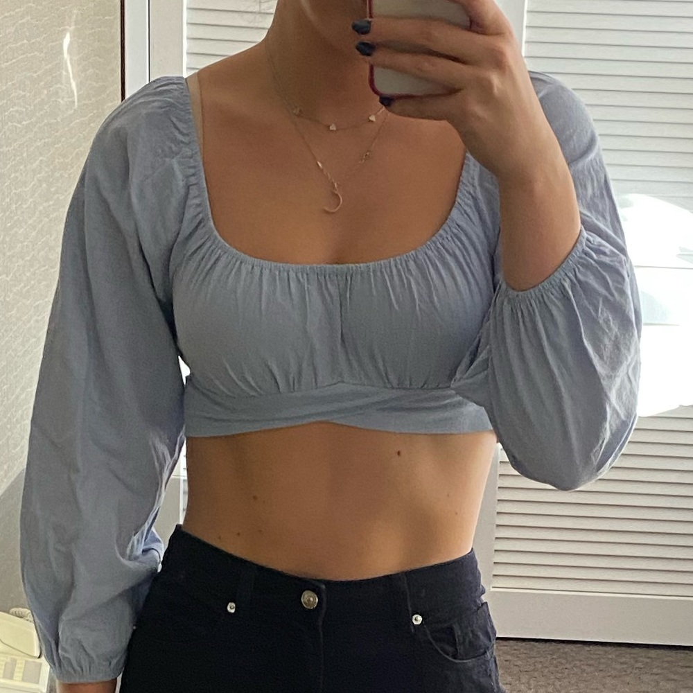 Super cute tie in the back top